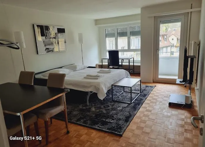 Very And Sunny 2br Flat - Marble 2