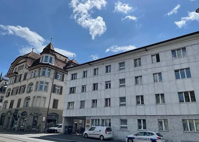 Very And Sunny 2br Flat - Marble 2 *