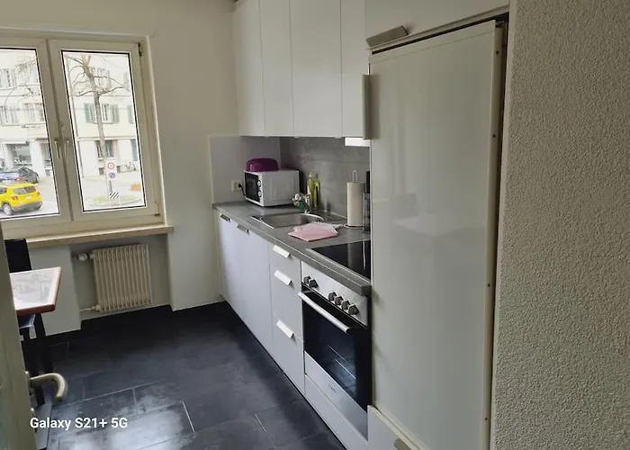 Very And Sunny 2br Flat - Marble 2 *